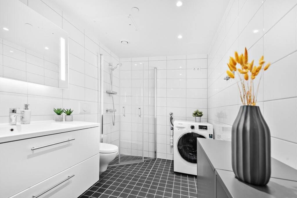 New In Helsfyr Oslo, Near Central Apartment